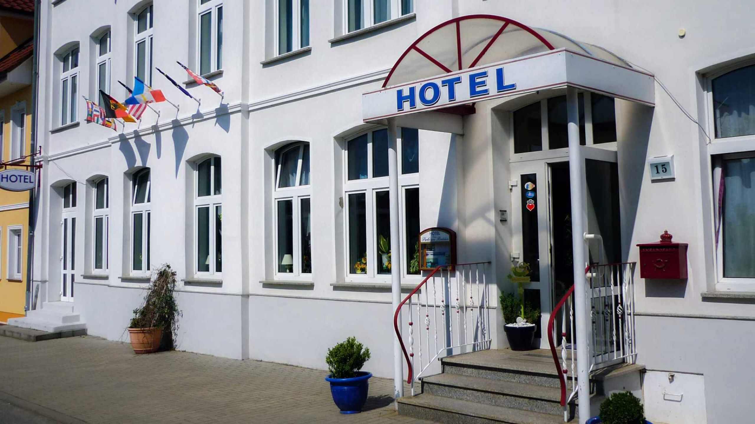 Hotel "Perle am Bodden" Haupeingang